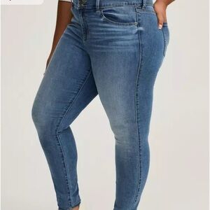 Torrid Women's Blue Skinny Jeans